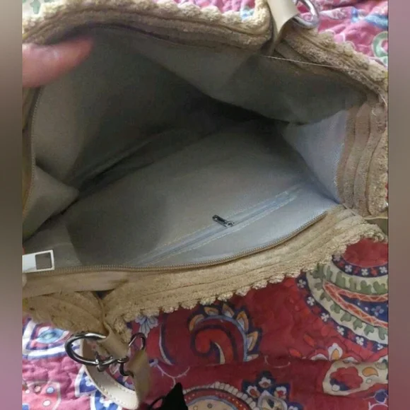 Stylish Tan Tote Bag - Picture 6 of 6